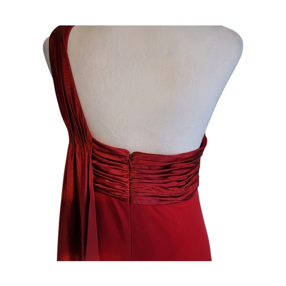 David's Bridal One Shoulder Ruched Bust Empire Waist Gown Sz 10 Red EUC - Picture 8 of 11